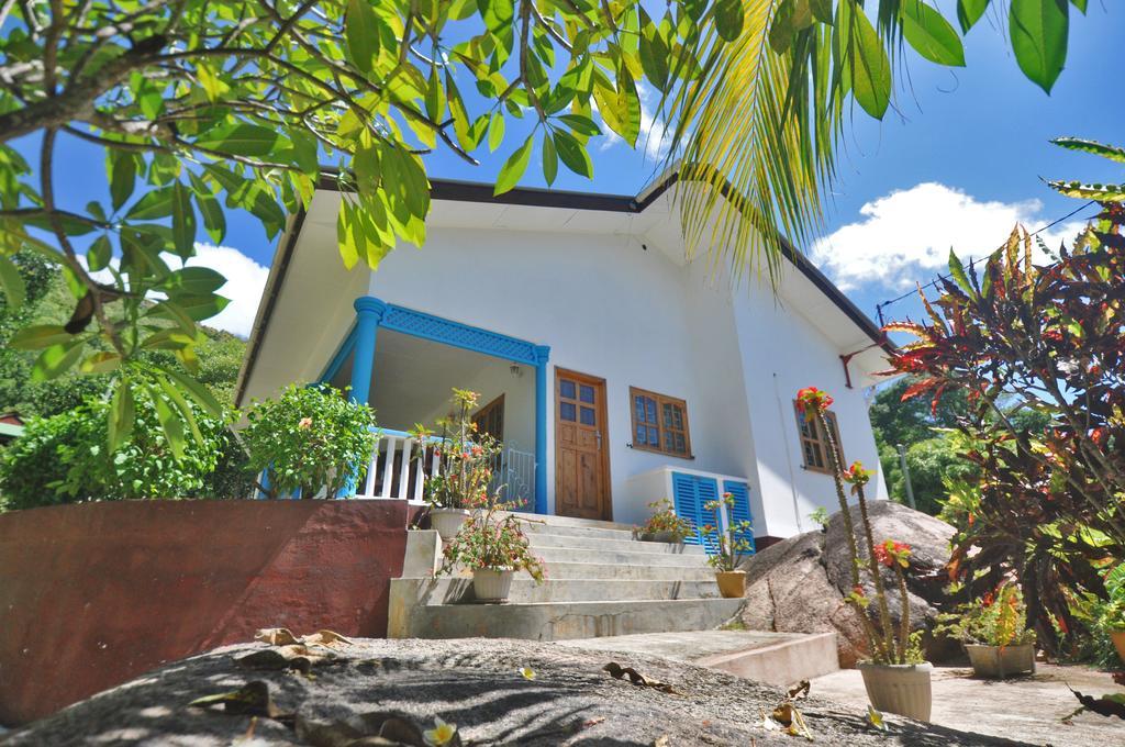 Acquario Guesthouse Anse Volbert Village  Exterior photo