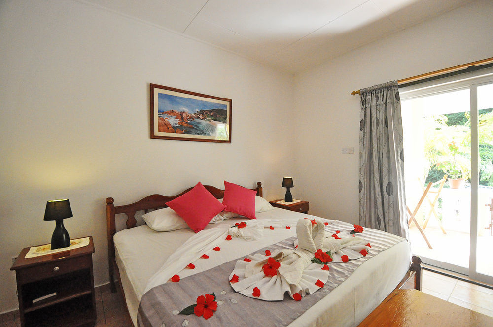 Acquario Guesthouse Anse Volbert Village  Exterior photo