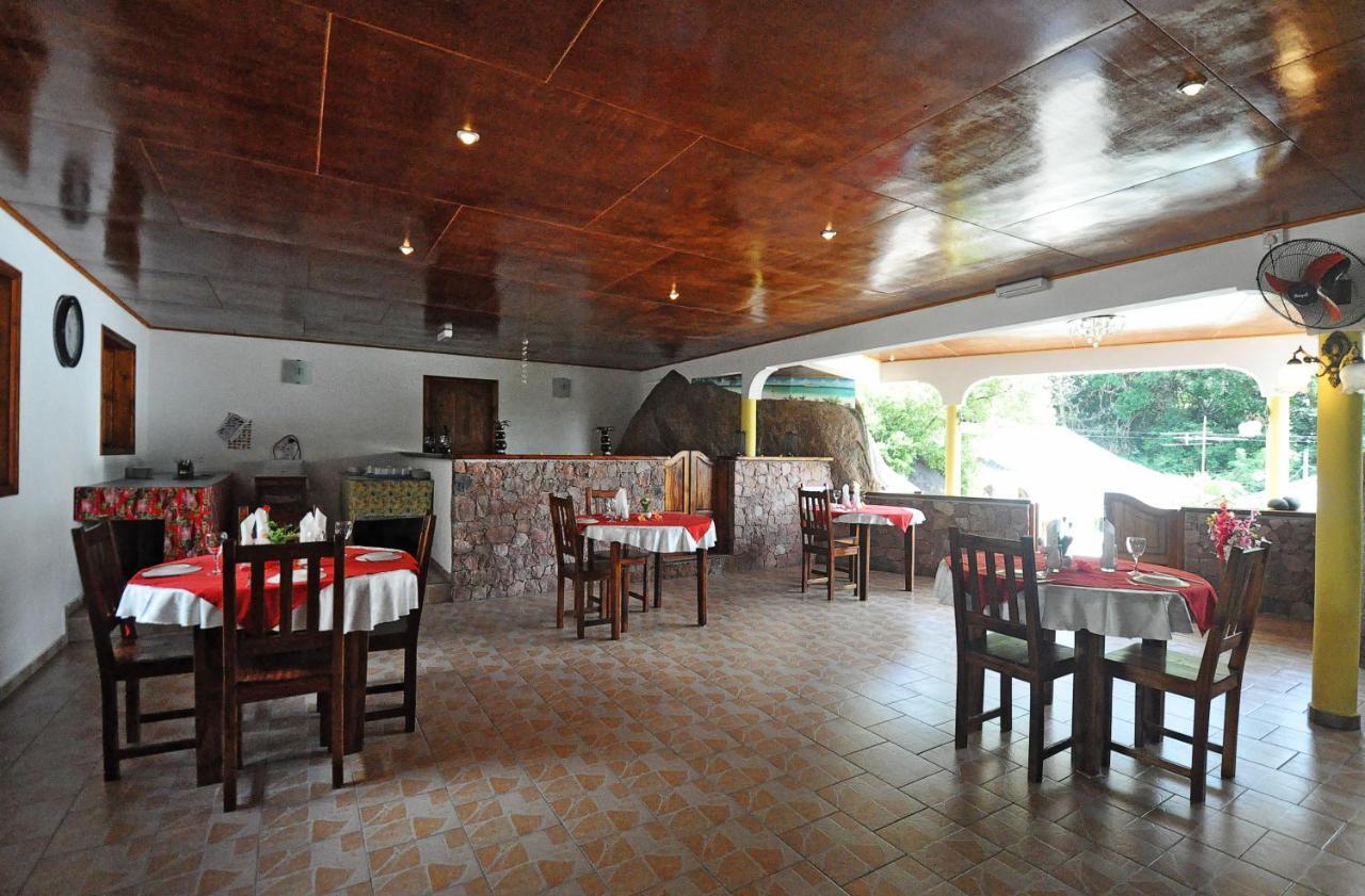 Acquario Guesthouse Anse Volbert Village  Exterior photo