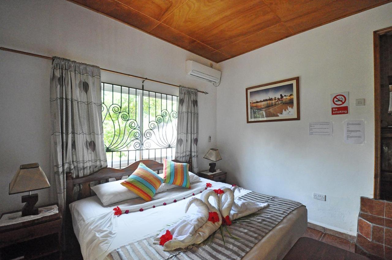 Acquario Guesthouse Anse Volbert Village  Exterior photo