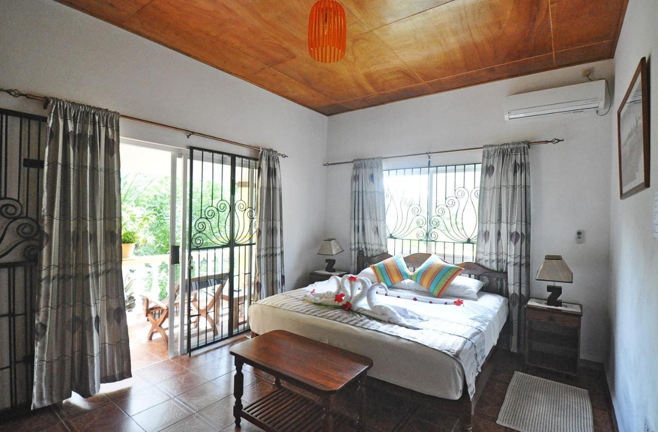 Acquario Guesthouse Anse Volbert Village  Exterior photo