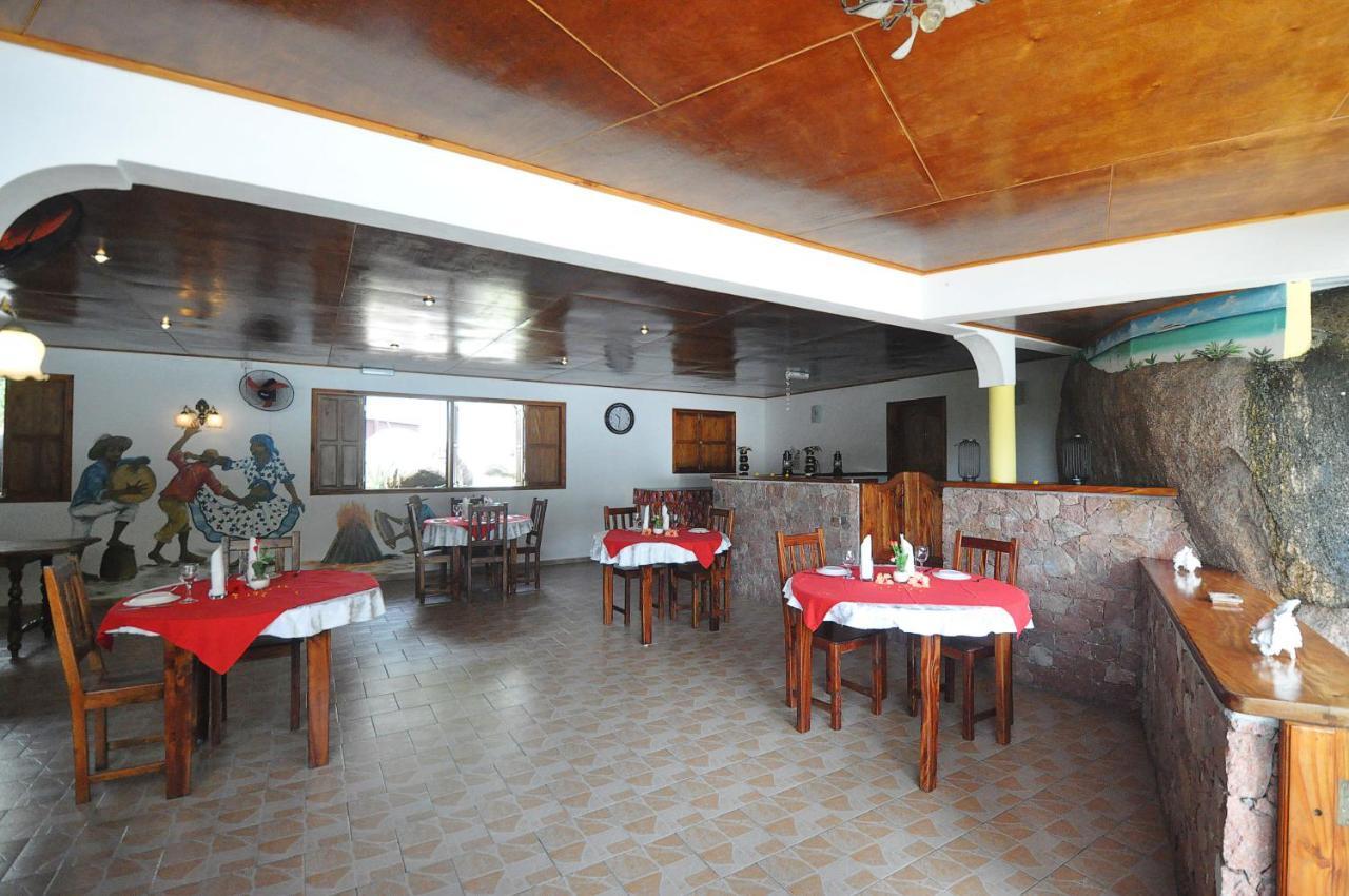 Acquario Guesthouse Anse Volbert Village  Exterior photo