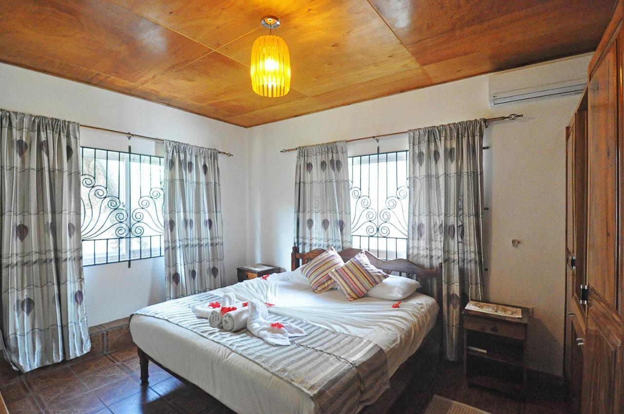 Acquario Guesthouse Anse Volbert Village  Exterior photo